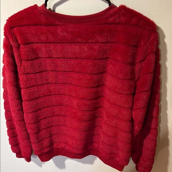 Red faux fur Sweater - Picture 6 of 7